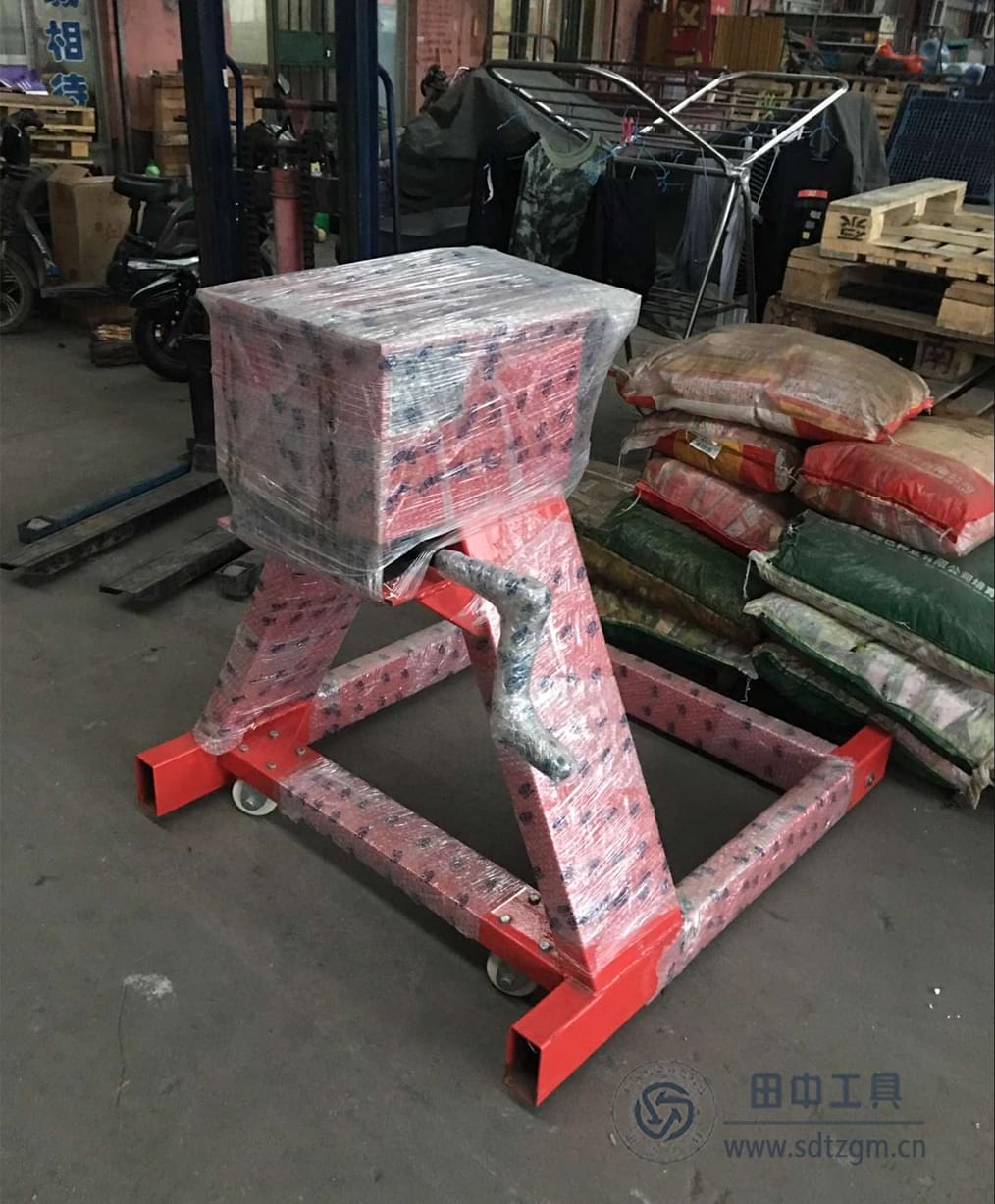 發(fā)動機(jī)翻轉(zhuǎn)架